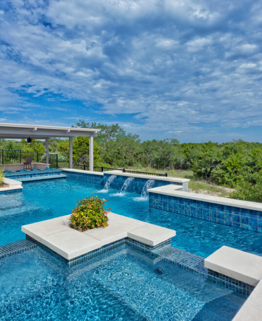 How to Choose the Perfect Pool Design for Your Home