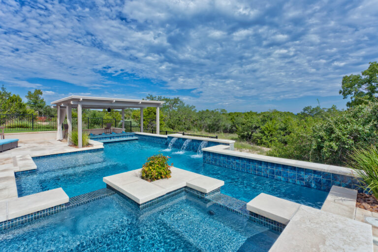How to Choose the Perfect Pool Design for Your Home